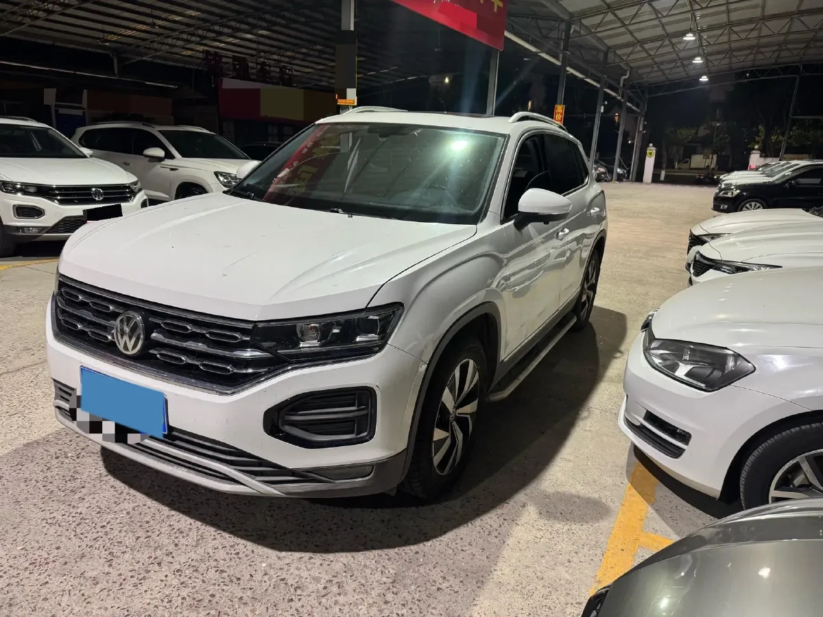 2019 Jeep Cherokee 2.0T 234HP L4 9AT,autocango,china used car exporter,china ev exporter,chinese used car exporter,chinese used ev exporter