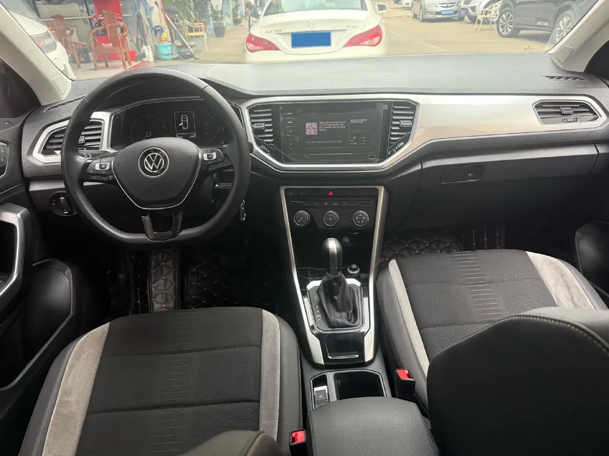 2021 Volkswagen T-Roc 1.4T 150HP L4 7DCT,autocango,china used car exporter,china ev exporter,chinese used car exporter,chinese used ev exporter