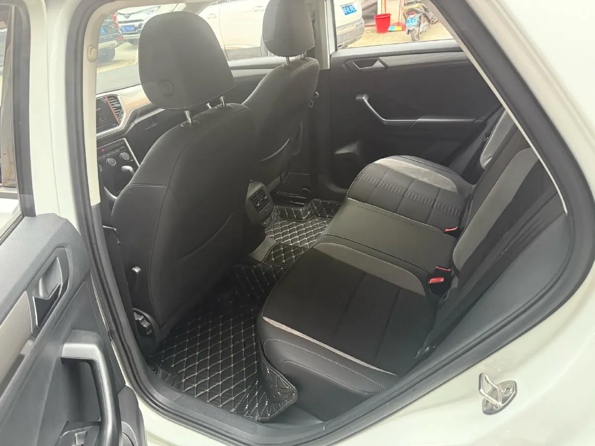 2021 Volkswagen T-Roc 1.4T 150HP L4 7DCT,autocango,china used car exporter,china ev exporter,chinese used car exporter,chinese used ev exporter