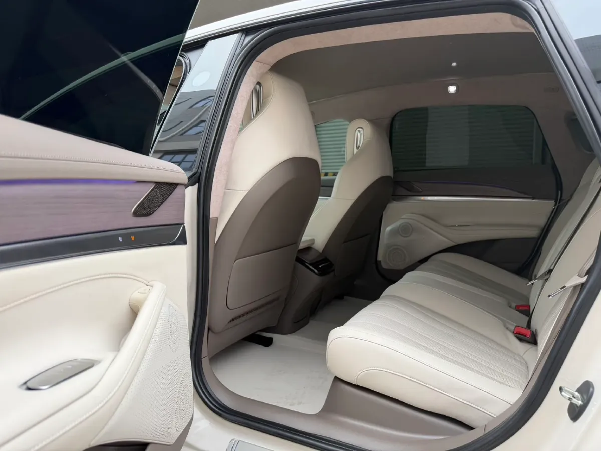 2022 IM L7 BEV 90KWH,autocango,china used car exporter,china ev exporter,chinese used car exporter,chinese used ev exporter