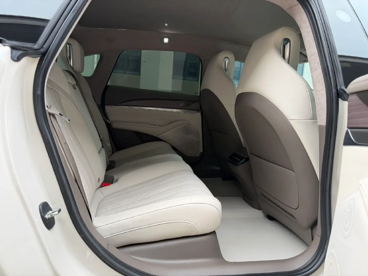 2022 IM L7 BEV 90KWH,autocango,china used car exporter,china ev exporter,chinese used car exporter,chinese used ev exporter