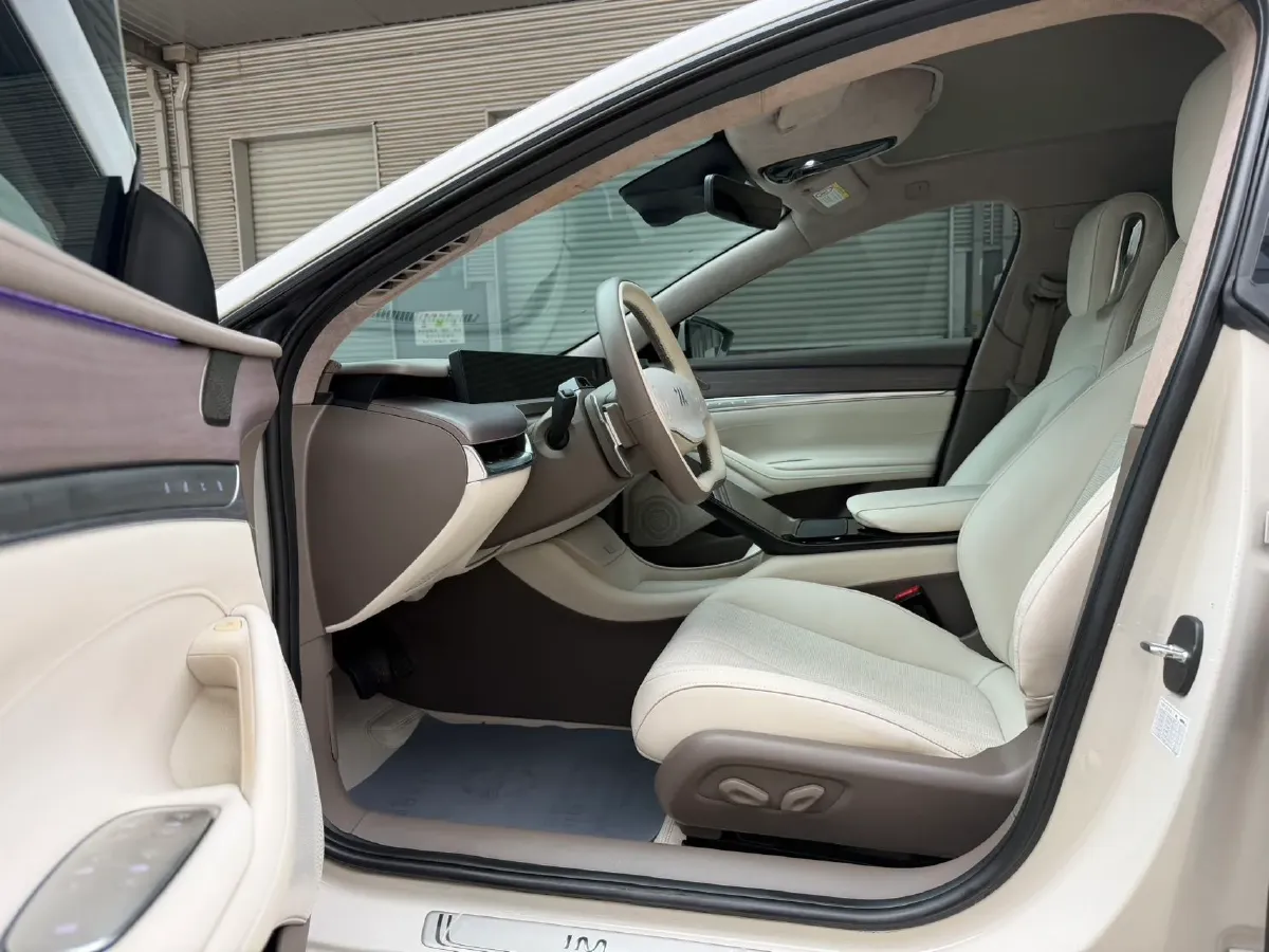 2022 IM L7 BEV 90KWH,autocango,china used car exporter,china ev exporter,chinese used car exporter,chinese used ev exporter