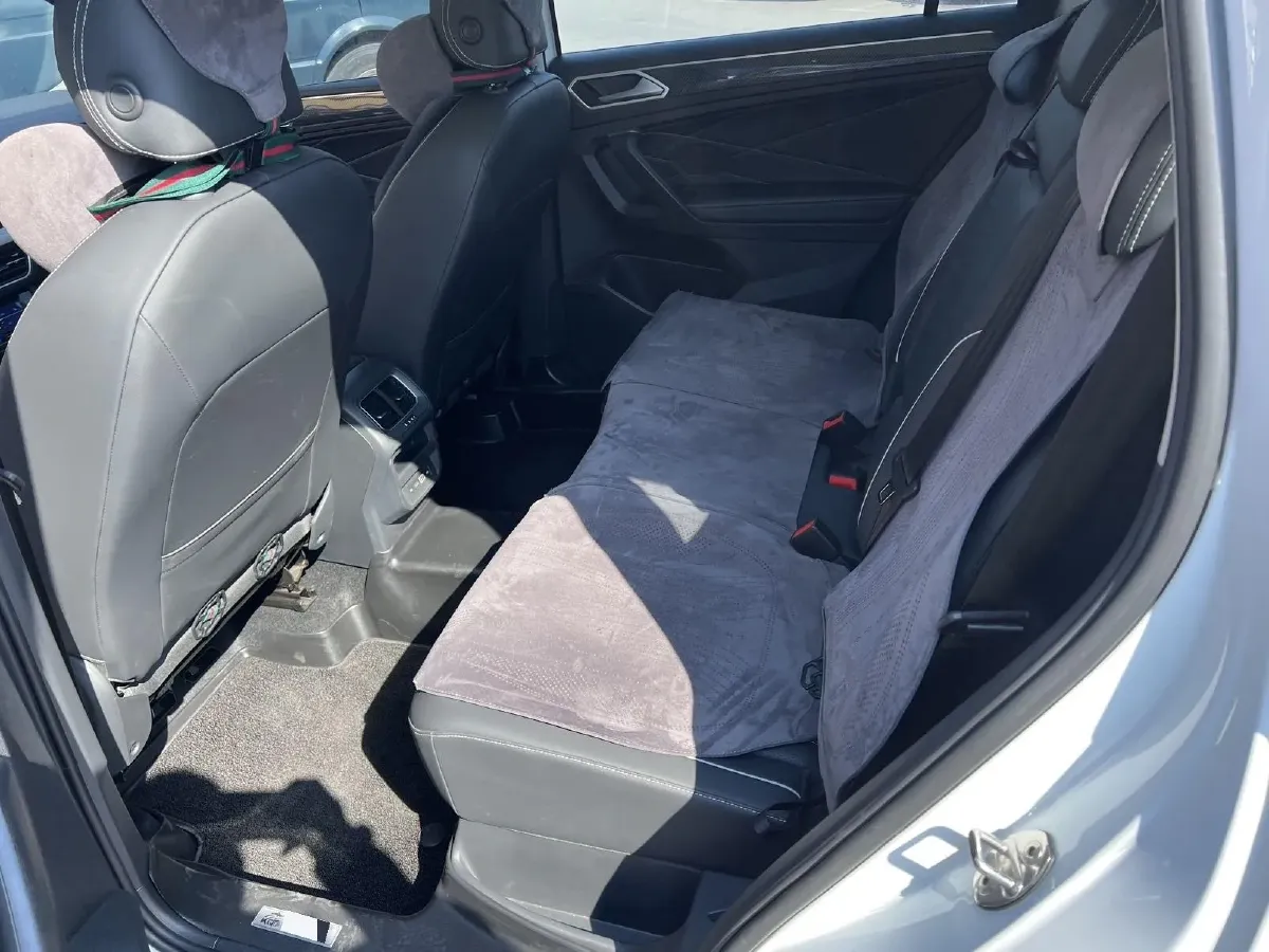 2024 Volkswagen Tiguan L 2.0T 186HP L4 7DCT,autocango,china used car exporter,china ev exporter,chinese used car exporter,chinese used ev exporter