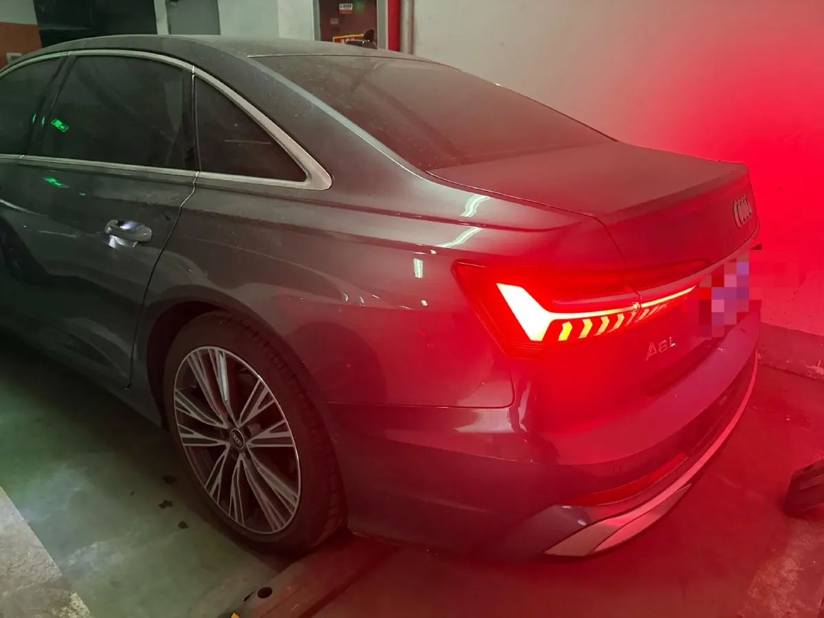 2024 Audi A6L 2.0T 245HP L4 7DCT,autocango,china used car exporter,china ev exporter,chinese used car exporter,chinese used ev exporter