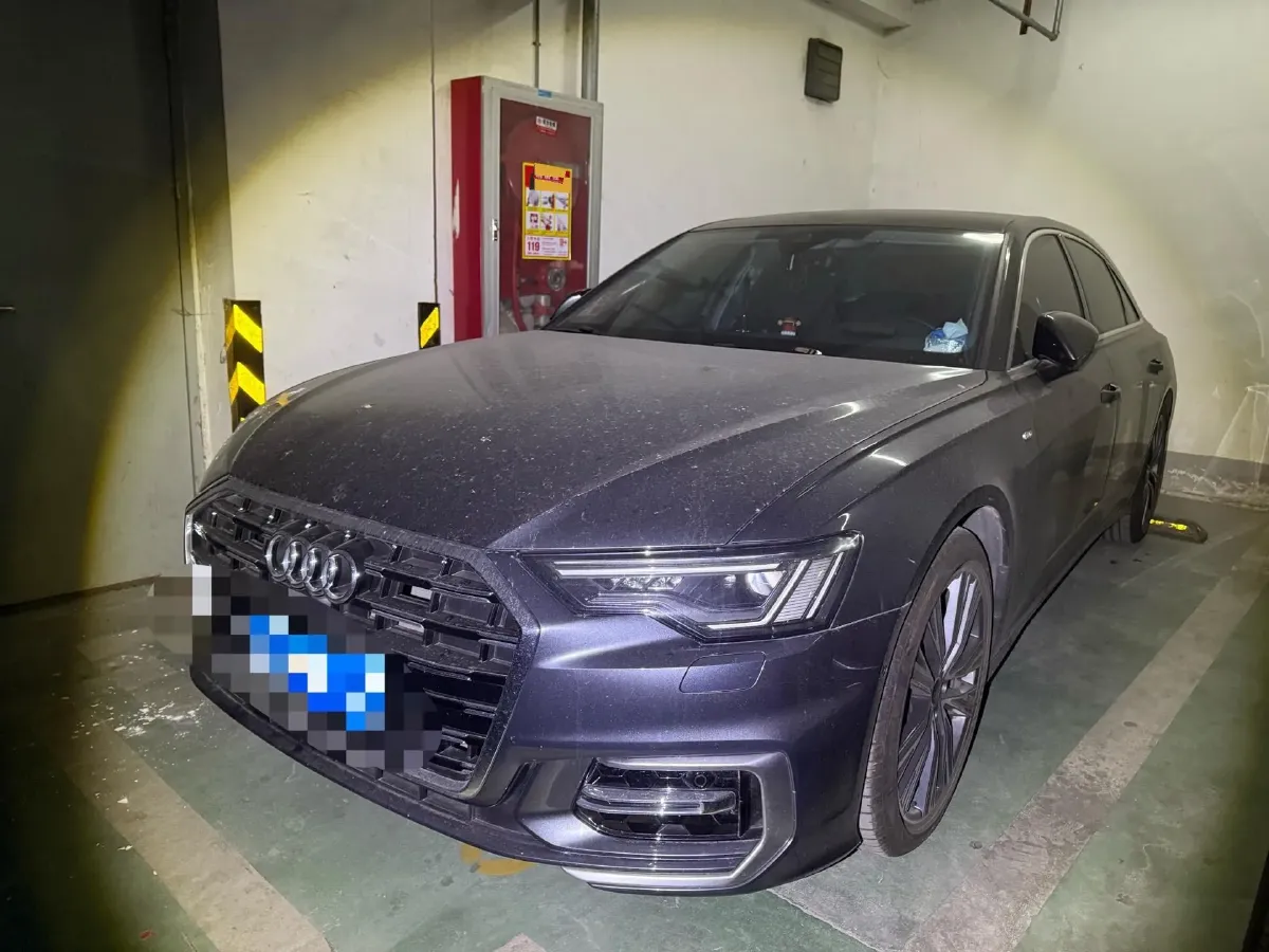 2024 Audi A6L 2.0T 245HP L4 7DCT,autocango,china used car exporter,china ev exporter,chinese used car exporter,chinese used ev exporter