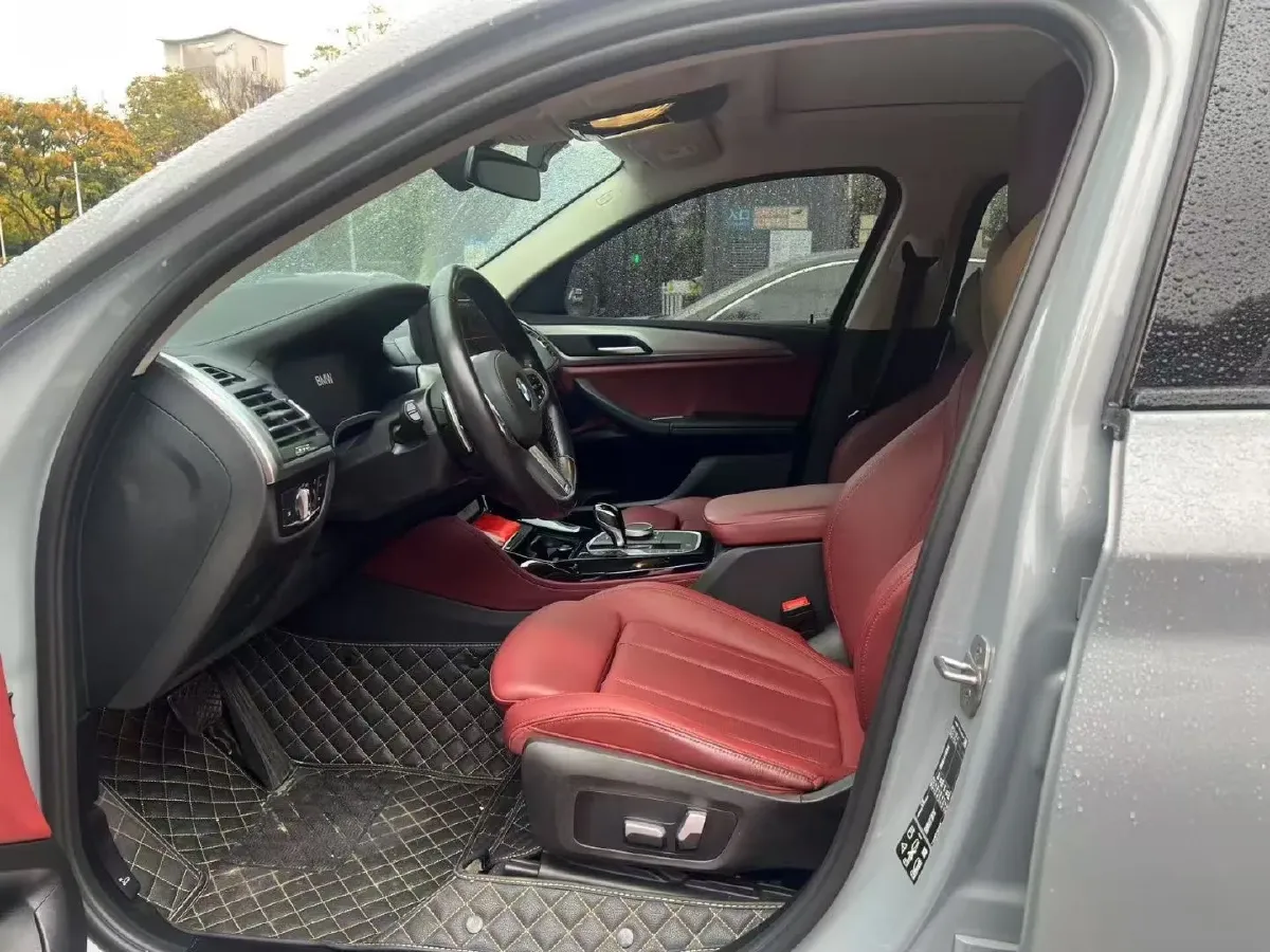 2022 BMW 5 Series 2.0T 184HP L4 8AT,autocango,china used car exporter,china ev exporter,chinese used car exporter,chinese used ev exporter