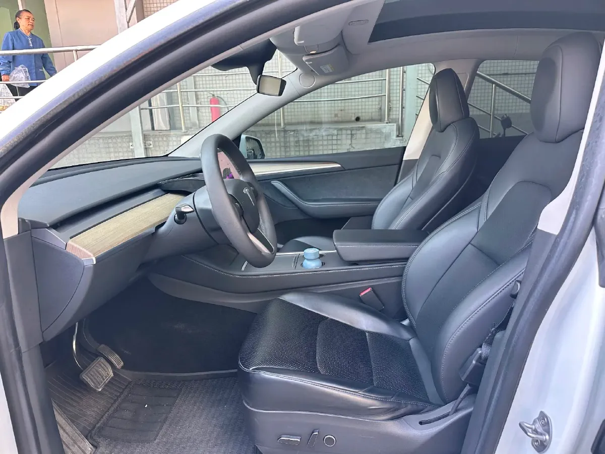 2022 Tesla Model Y BEV 60KWH,autocango,china used car exporter,china ev exporter,chinese used car exporter,chinese used ev exporter