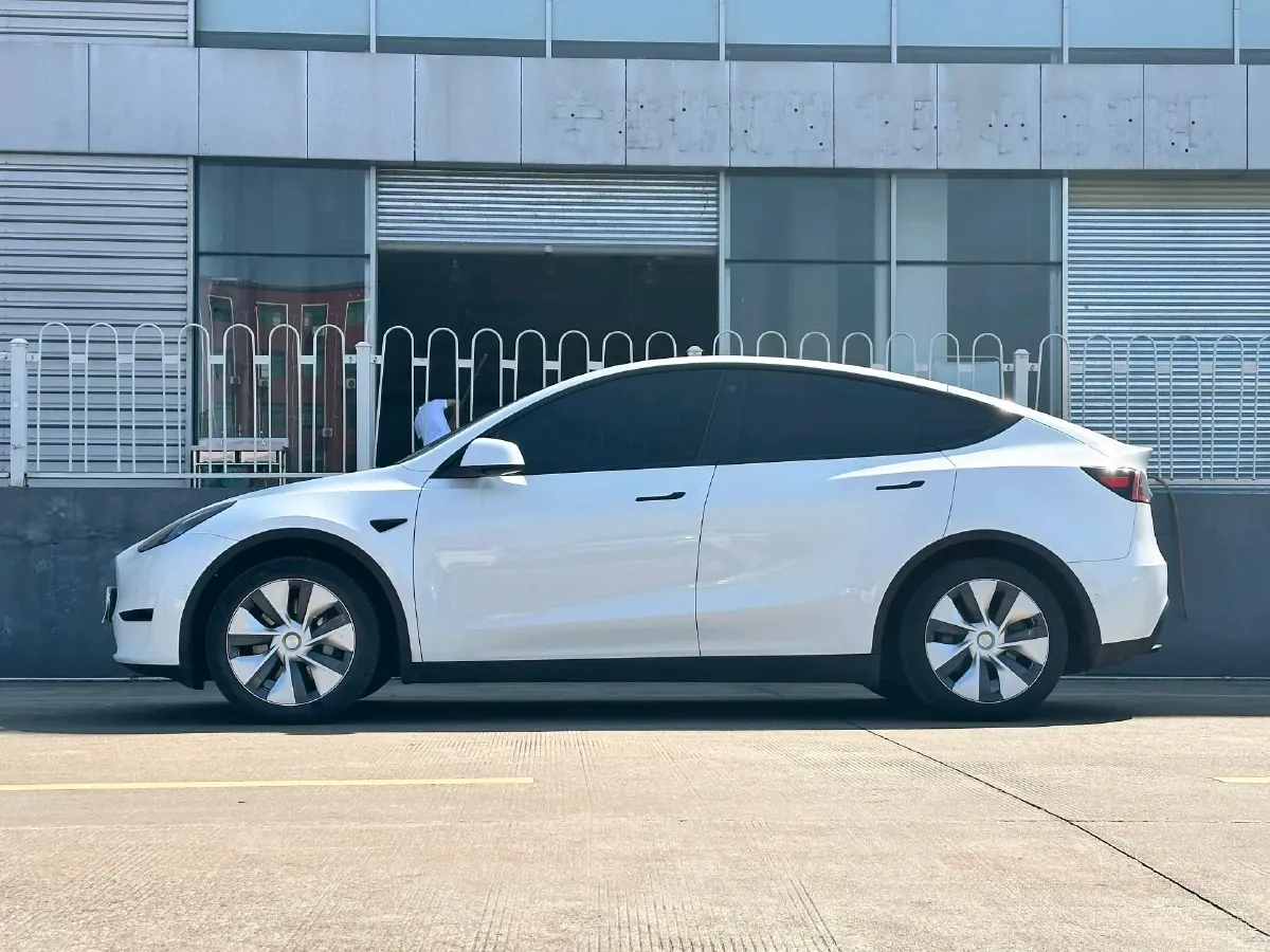 2022 Tesla Model Y BEV 60KWH,autocango,china used car exporter,china ev exporter,chinese used car exporter,chinese used ev exporter