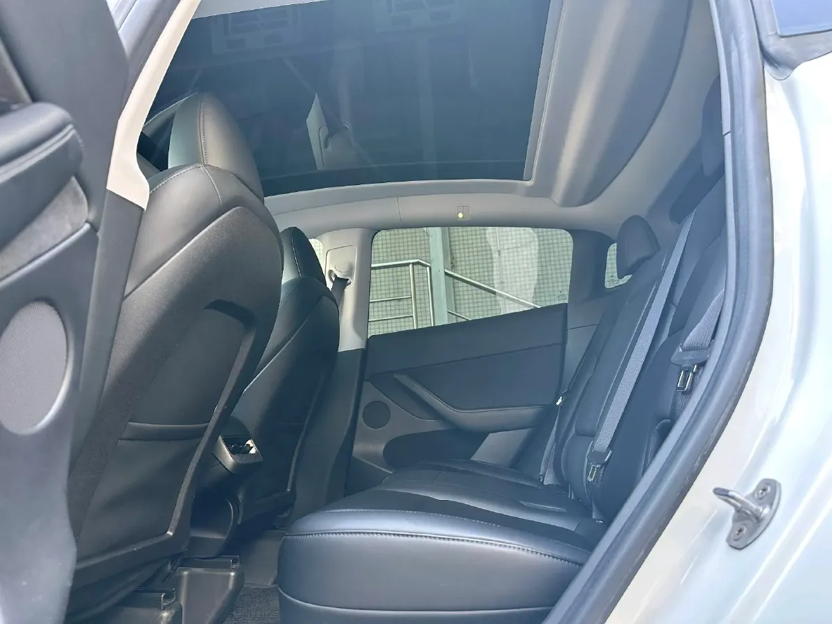 2022 Tesla Model Y BEV 60KWH,autocango,china used car exporter,china ev exporter,chinese used car exporter,chinese used ev exporter