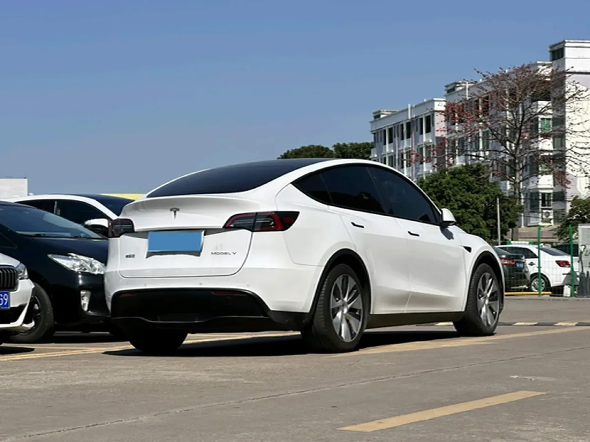 2022 Tesla Model Y BEV 60KWH,autocango,china used car exporter,china ev exporter,chinese used car exporter,chinese used ev exporter