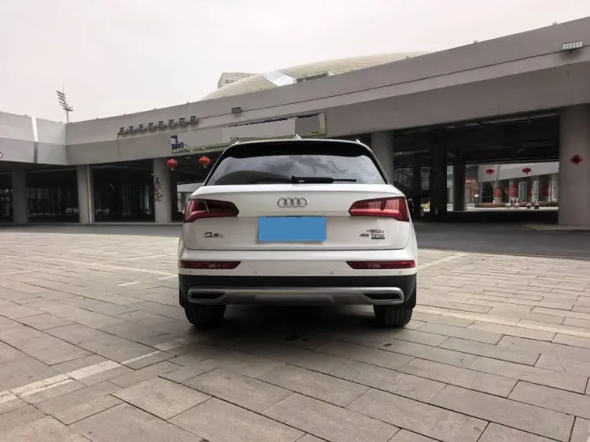2020 Audi Q5L 2.0T 252HP L4 7DCT,autocango,china used car exporter,china ev exporter,chinese used car exporter,chinese used ev exporter