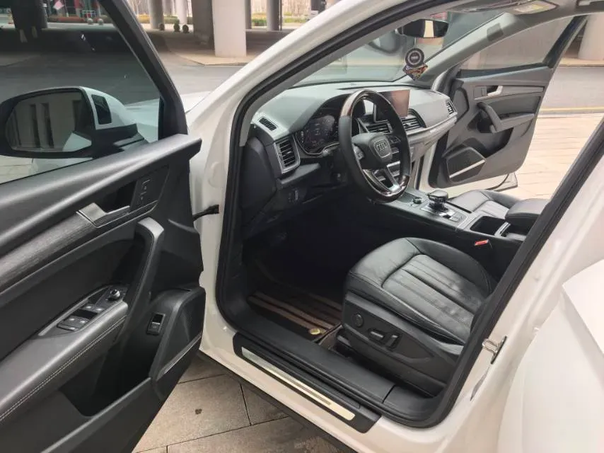 2020 Audi Q5L 2.0T 252HP L4 7DCT,autocango,china used car exporter,china ev exporter,chinese used car exporter,chinese used ev exporter