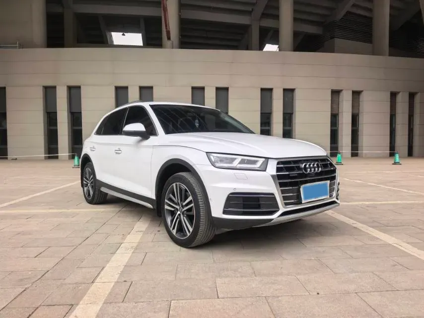 2020 Audi Q5L 2.0T 252HP L4 7DCT,autocango,china used car exporter,china ev exporter,chinese used car exporter,chinese used ev exporter