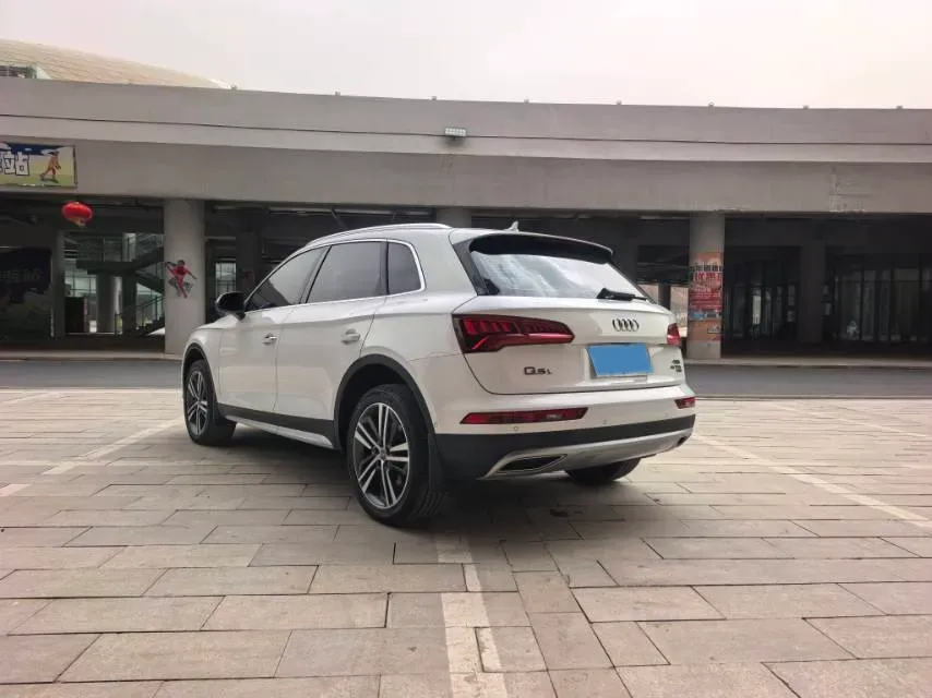 2020 Audi Q5L 2.0T 252HP L4 7DCT,autocango,china used car exporter,china ev exporter,chinese used car exporter,chinese used ev exporter