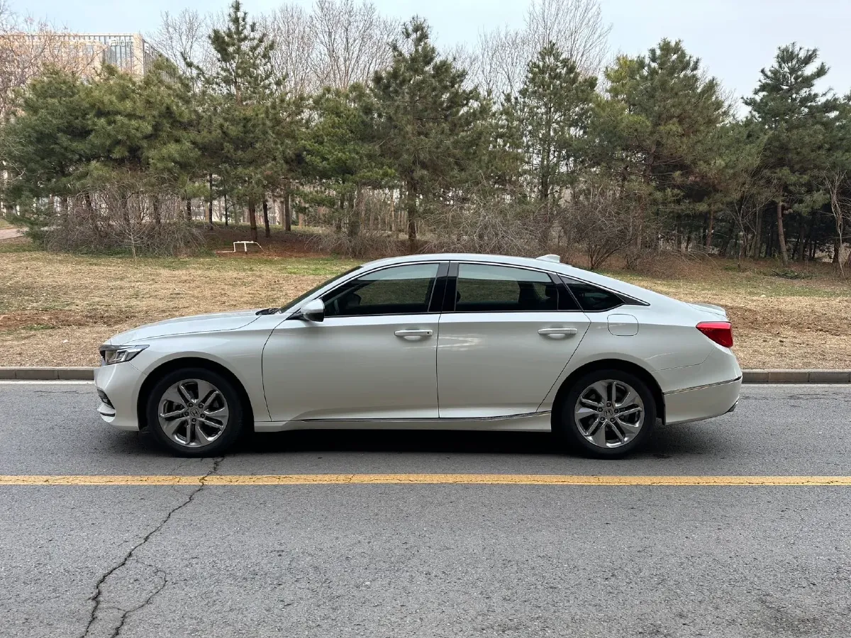 2021 Honda Accord 1.5T 194HP L4 CVT,autocango,china used car exporter,china ev exporter,chinese used car exporter,chinese used ev exporter