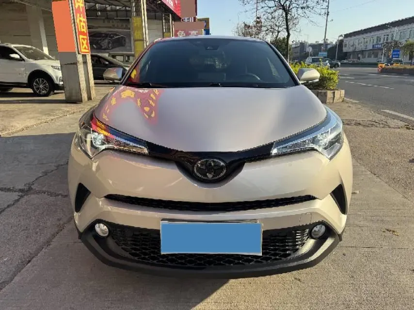 2018 Toyota C-HR 2.0L 171HP L4 CVT,autocango,china used car exporter,china ev exporter,chinese used car exporter,chinese used ev exporter