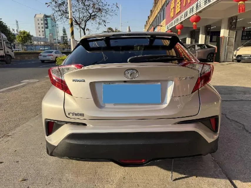 2018 Toyota C-HR 2.0L 171HP L4 CVT,autocango,china used car exporter,china ev exporter,chinese used car exporter,chinese used ev exporter