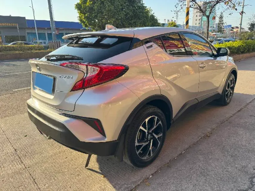 2018 Toyota C-HR 2.0L 171HP L4 CVT,autocango,china used car exporter,china ev exporter,chinese used car exporter,chinese used ev exporter