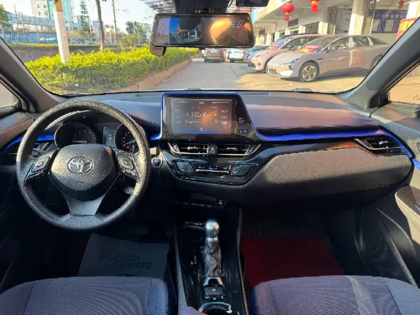 2018 Toyota C-HR 2.0L 171HP L4 CVT,autocango,china used car exporter,china ev exporter,chinese used car exporter,chinese used ev exporter