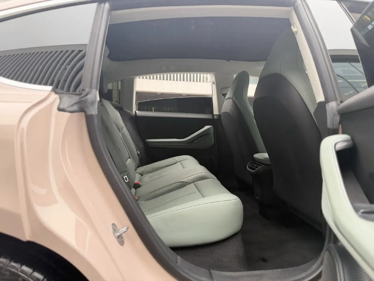 2022 JunTian HeiWuShi Youth 2.0T 203HP L4 6AT,autocango,china used car exporter,china ev exporter,chinese used car exporter,chinese used ev exporter