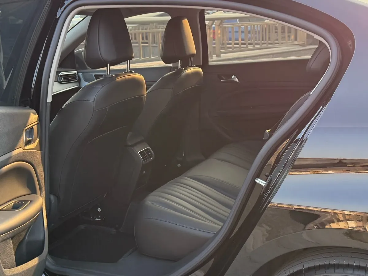 2022 Peugeot 408 1.6T 170HP L4 6AT,autocango,china used car exporter,china ev exporter,chinese used car exporter,chinese used ev exporter