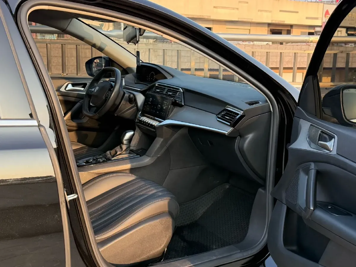 2022 Peugeot 408 1.6T 170HP L4 6AT,autocango,china used car exporter,china ev exporter,chinese used car exporter,chinese used ev exporter