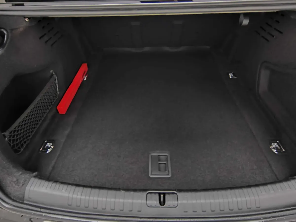 2023 Audi A6L 2.0T 190HP L4 7DCT,autocango,china used car exporter,china ev exporter,chinese used car exporter,chinese used ev exporter