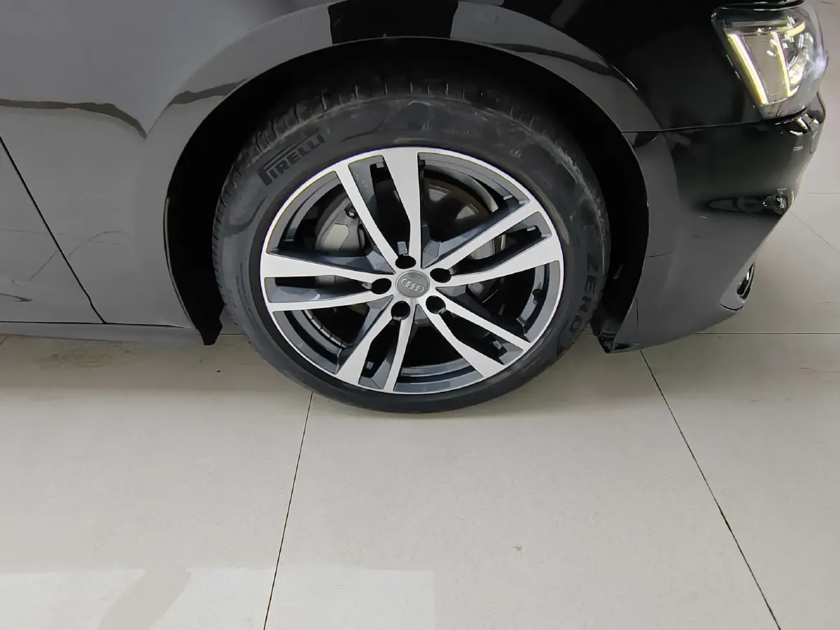 2023 Audi A6L 2.0T 190HP L4 7DCT,autocango,china used car exporter,china ev exporter,chinese used car exporter,chinese used ev exporter