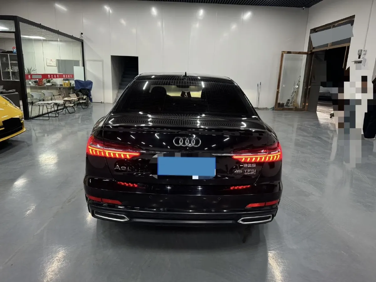 2022 Audi A6L 2.0T 224HP L4 7DCT,autocango,china used car exporter,china ev exporter,chinese used car exporter,chinese used ev exporter