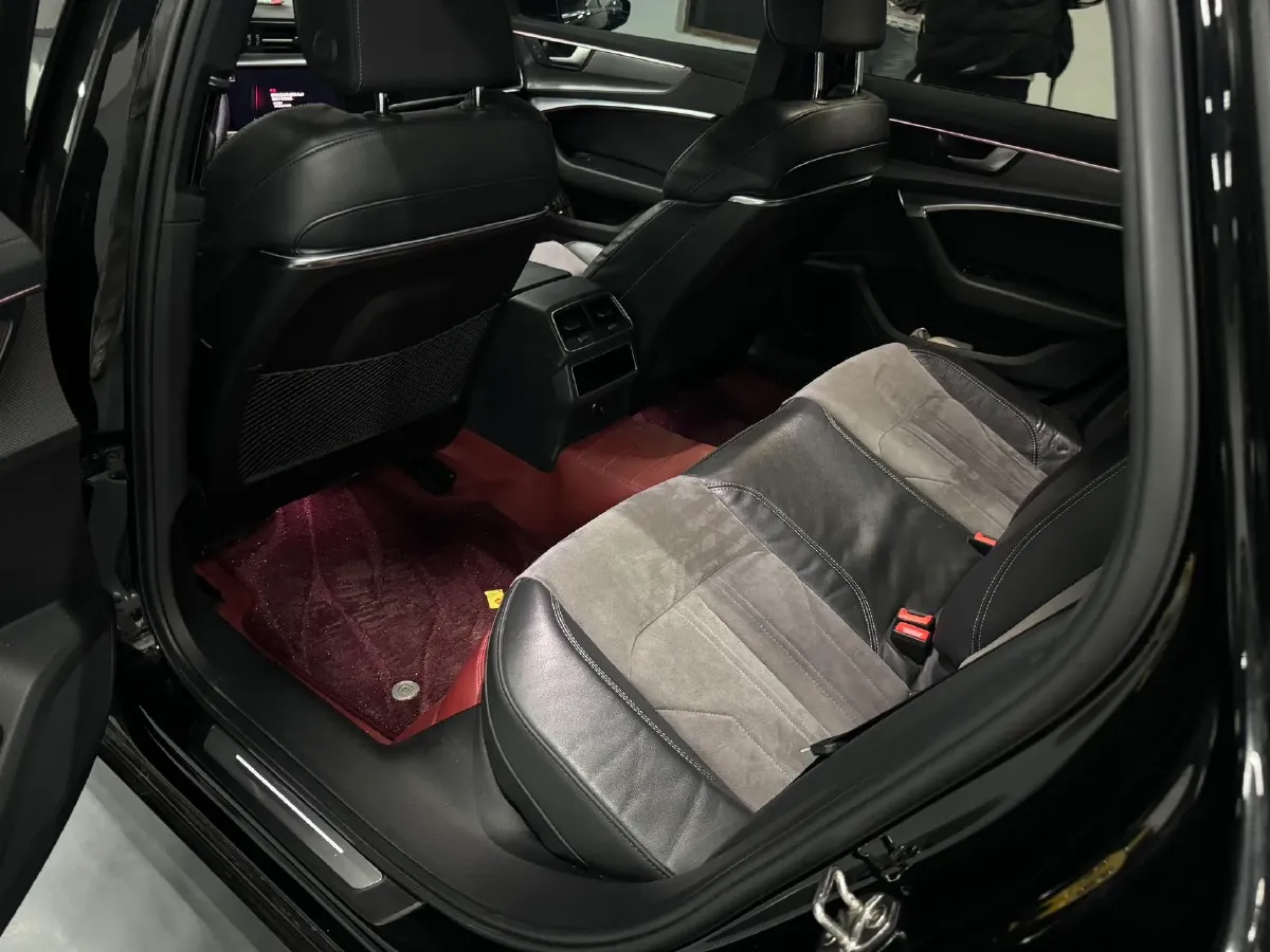 2022 Audi A6L 2.0T 224HP L4 7DCT,autocango,china used car exporter,china ev exporter,chinese used car exporter,chinese used ev exporter