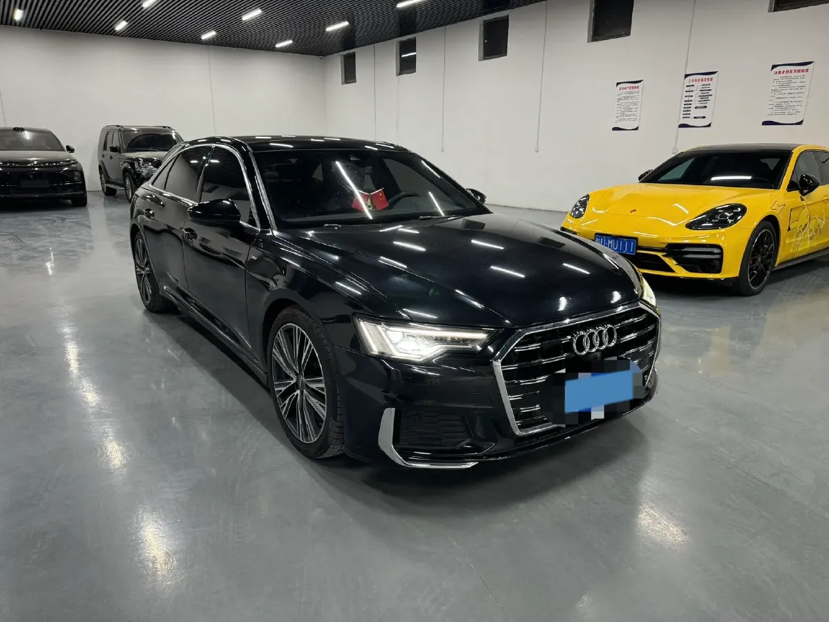 2022 Audi A6L 2.0T 224HP L4 7DCT,autocango,china used car exporter,china ev exporter,chinese used car exporter,chinese used ev exporter