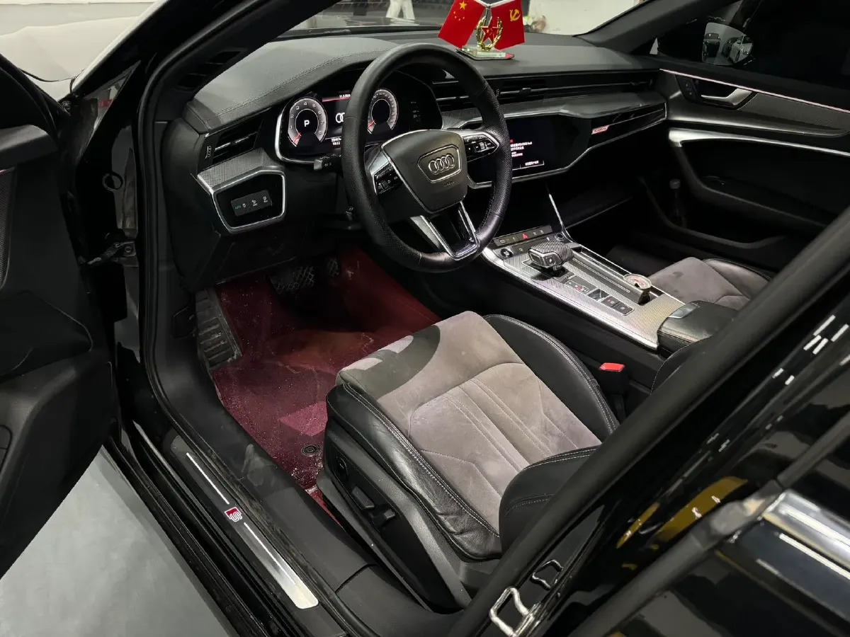 2022 Audi A6L 2.0T 224HP L4 7DCT,autocango,china used car exporter,china ev exporter,chinese used car exporter,chinese used ev exporter