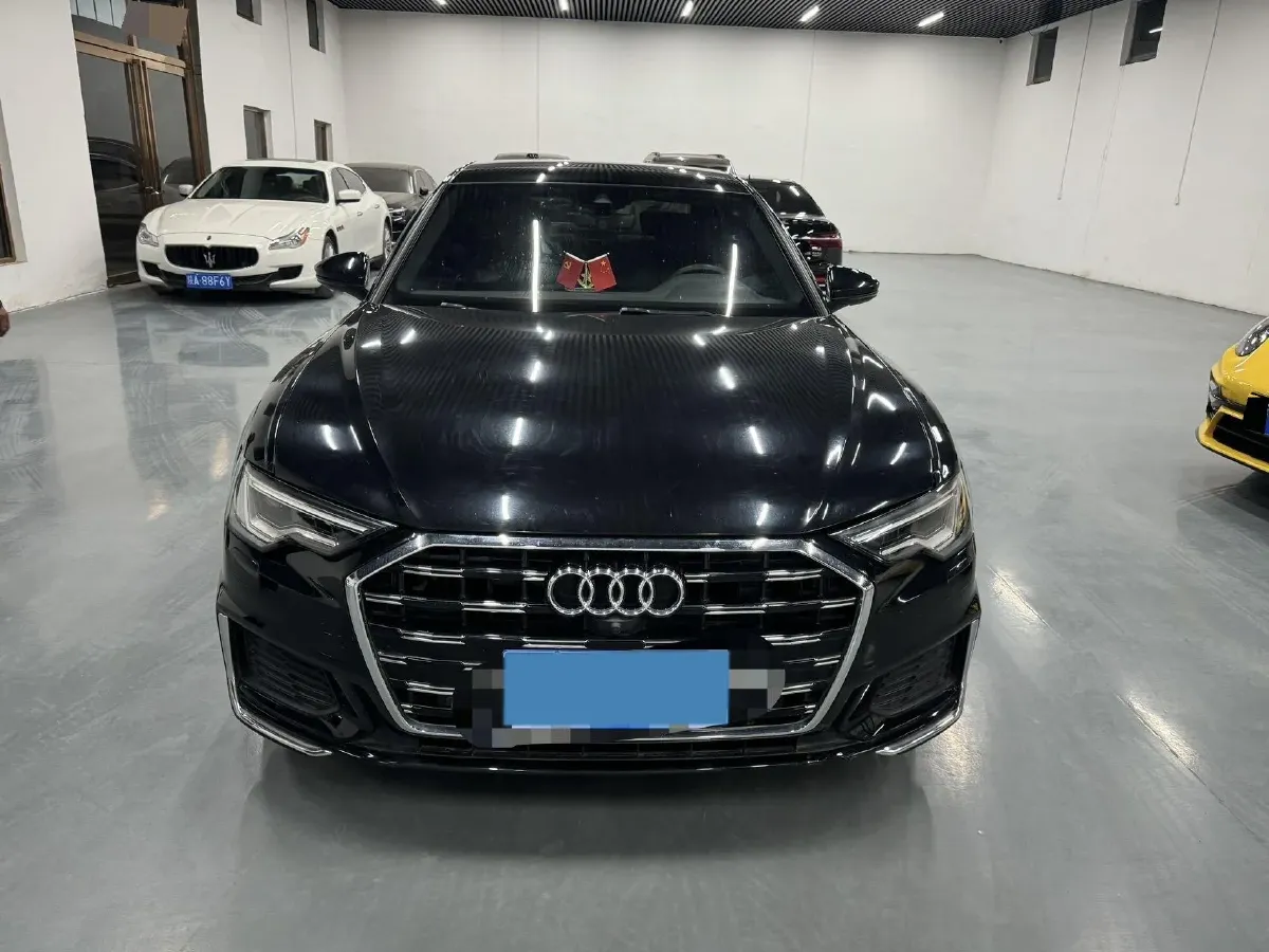 2022 Audi A6L 2.0T 224HP L4 7DCT,autocango,china used car exporter,china ev exporter,chinese used car exporter,chinese used ev exporter
