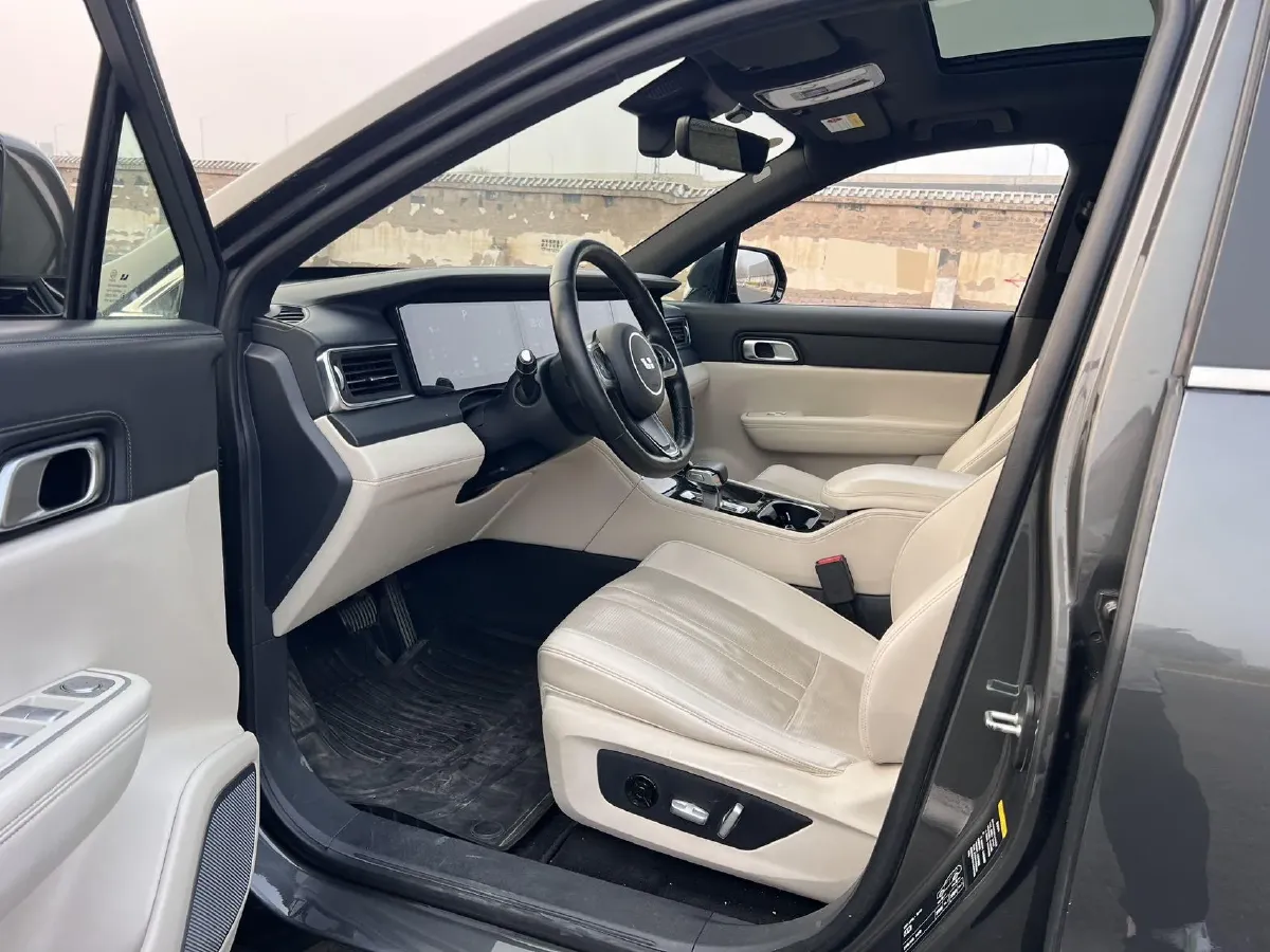 2020 Li ONE Range Extended 131HP REEV 40.5KWH,autocango,china used car exporter,china ev exporter,chinese used car exporter,chinese used ev exporter