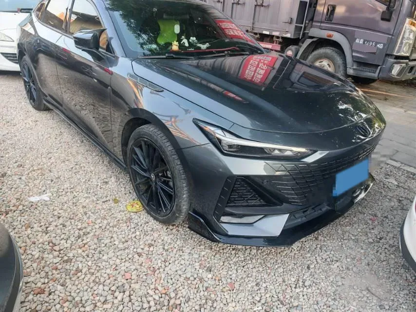 2022 ChangAn UNI-V 1.5T 188HP L4 7DCT,autocango,china used car exporter,china ev exporter,chinese used car exporter,chinese used ev exporter