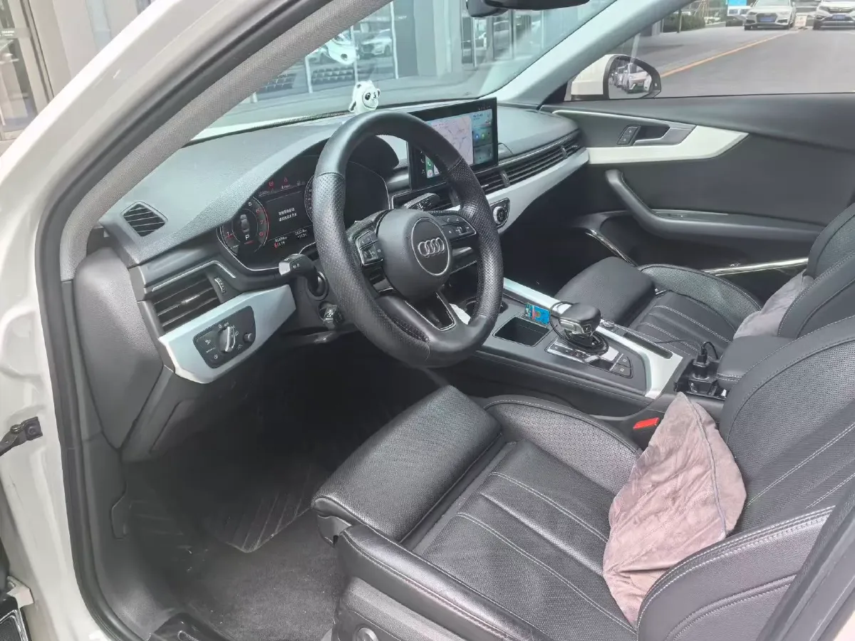 2020 Audi A4L 2.0T 190HP L4 7DCT,autocango,china used car exporter,china ev exporter,chinese used car exporter,chinese used ev exporter