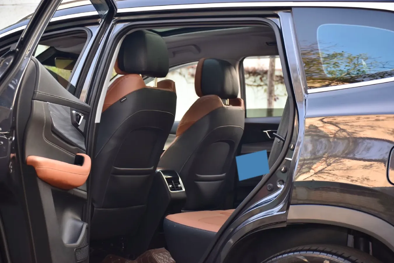 2021 Chery Tiggo 8 Plus 1.6T 197HP L4 7DCT,autocango,china used car exporter,china ev exporter,chinese used car exporter,chinese used ev exporter