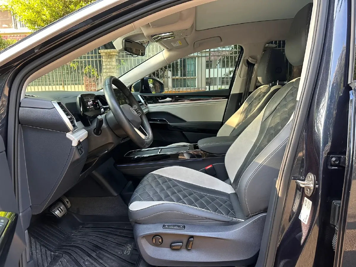 2022 Volkswagen ID.6 Crozz BEV 84.8KWH,autocango,china used car exporter,china ev exporter,chinese used car exporter,chinese used ev exporter