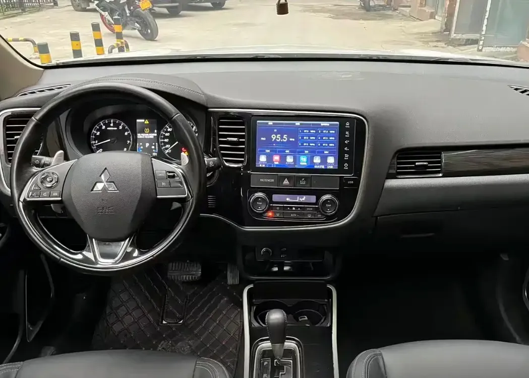 2019 Mitsubishi Outlander 2.4L 192HP L4 CVT,autocango,china used car exporter,china ev exporter,chinese used car exporter,chinese used ev exporter