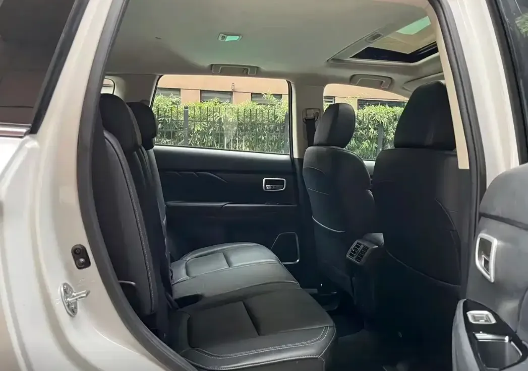 2019 Mitsubishi Outlander 2.4L 192HP L4 CVT,autocango,china used car exporter,china ev exporter,chinese used car exporter,chinese used ev exporter