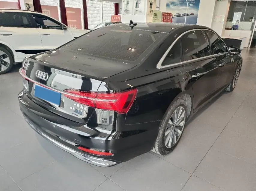 2023 Audi A6L 2.0T 245HP L4 7DCT,autocango,china used car exporter,china ev exporter,chinese used car exporter,chinese used ev exporter