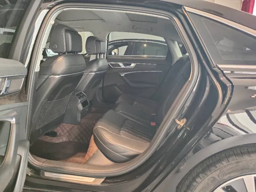 2023 Audi A6L 2.0T 245HP L4 7DCT,autocango,china used car exporter,china ev exporter,chinese used car exporter,chinese used ev exporter