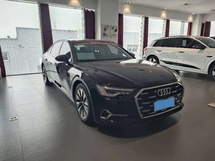 2023 Audi A6L 2.0T 245HP L4 7DCT,autocango,china used car exporter,china ev exporter,chinese used car exporter,chinese used ev exporter