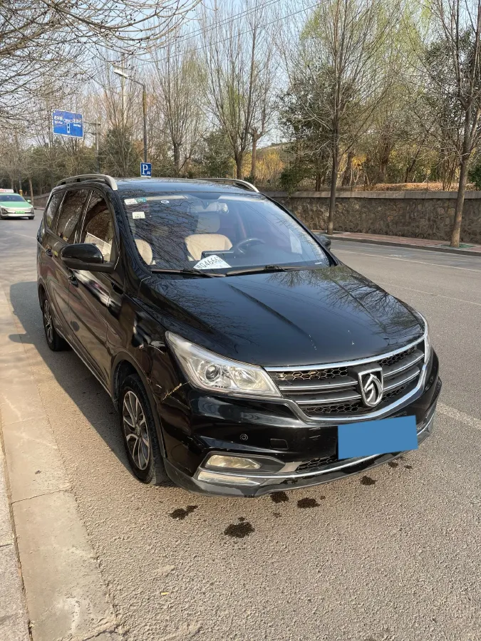 2019 BaoJun 730 1.5T 150HP L4 6MT,autocango,china used car exporter,china ev exporter,chinese used car exporter,chinese used ev exporter