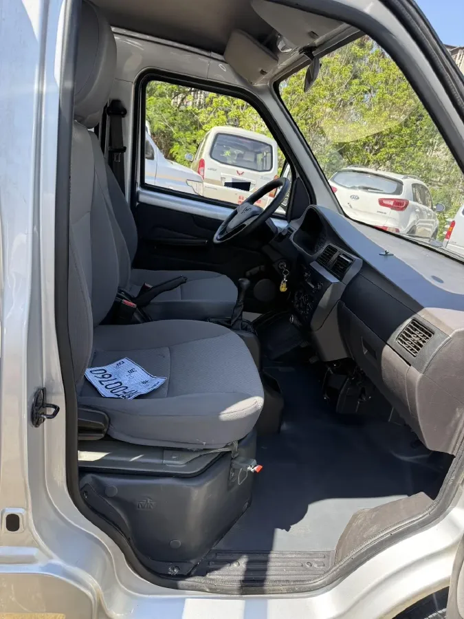 2020 WuLing RongGuang Mini Truck 1.5L 99HP L4 5MT,autocango,china used car exporter,china ev exporter,chinese used car exporter,chinese used ev exporter