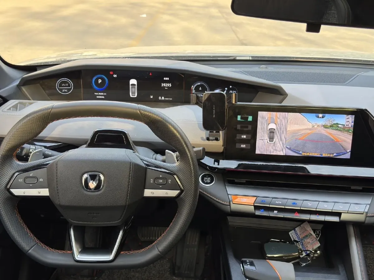 2022 ChangAn UNI-V 1.5T 188HP L4 7DCT,autocango,china used car exporter,china ev exporter,chinese used car exporter,chinese used ev exporter