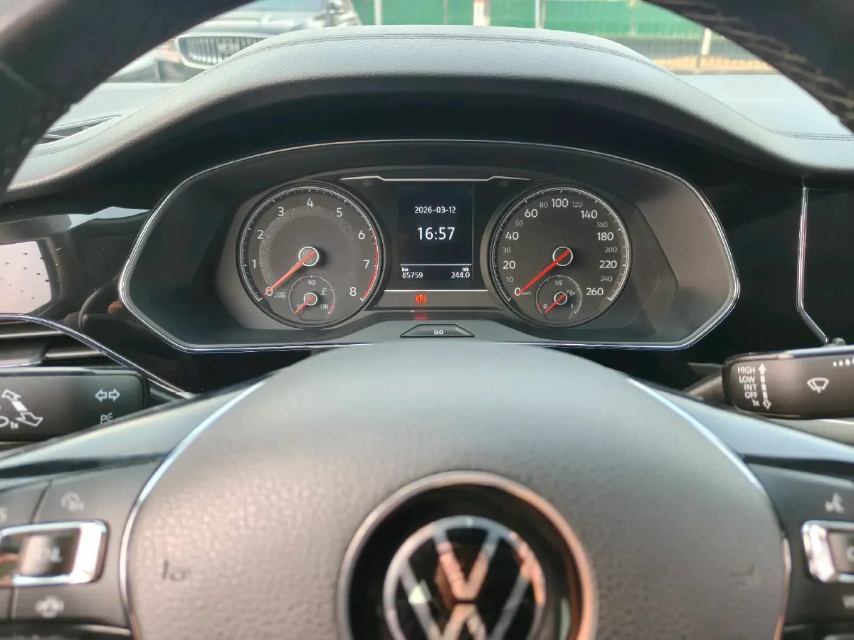 2020 Volkswagen Passat 2.0T 186HP L4 7DCT,autocango,china used car exporter,china ev exporter,chinese used car exporter,chinese used ev exporter