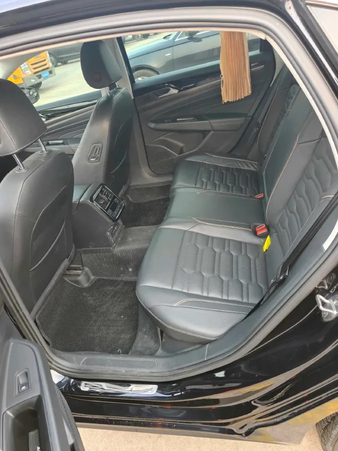 2020 Volkswagen Passat 2.0T 186HP L4 7DCT,autocango,china used car exporter,china ev exporter,chinese used car exporter,chinese used ev exporter