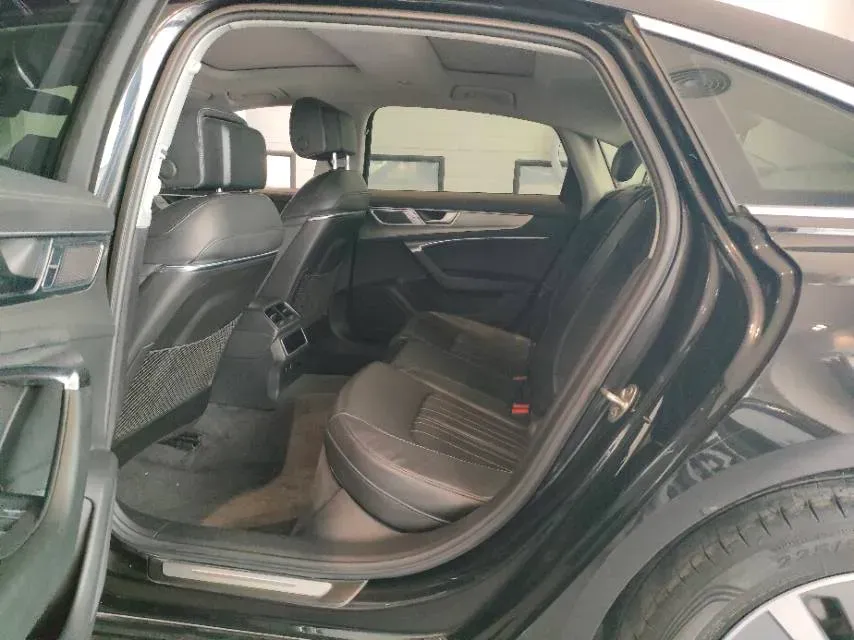 2023 Audi A6L 2.0T 245HP L4 7DCT,autocango,china used car exporter,china ev exporter,chinese used car exporter,chinese used ev exporter