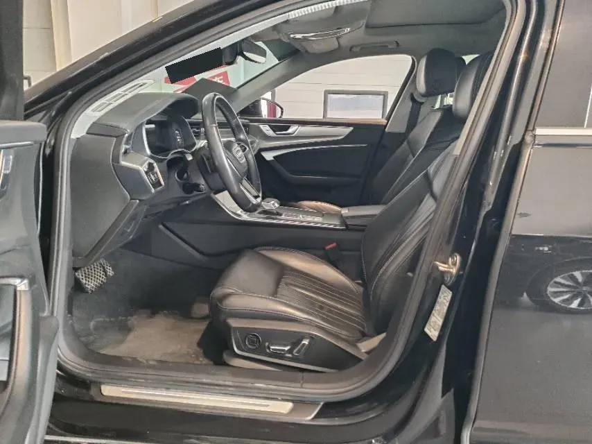 2023 Audi A6L 2.0T 245HP L4 7DCT,autocango,china used car exporter,china ev exporter,chinese used car exporter,chinese used ev exporter